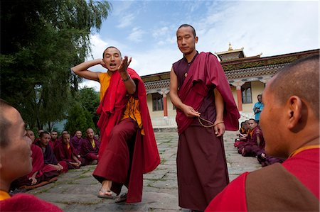simsearch:862-03710522,k - Moines de débattre à la Sangha du monastère Kharchu Chamkar, Bhoutan Photographie de stock - Rights-Managed, Code: 862-03710495