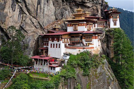 Le Paro Taktsang ou nid de tigres dans le royaume himalayen du Bhoutan Photographie de stock - Rights-Managed, Code: 862-03710518