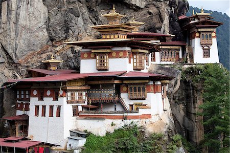 simsearch:862-03710522,k - Le Paro Taktsang ou nid de tigres dans le royaume himalayen du Bhoutan Photographie de stock - Rights-Managed, Code: 862-03710521
