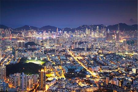 simsearch:862-07689857,k - View of Kowloon and Hong Kong Island from Lion Rock at dusk, Hong Kong, China Foto de stock - Con derechos protegidos, Código: 862-03710716