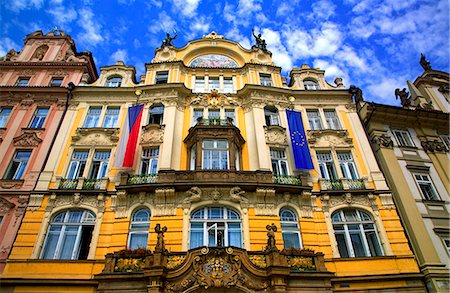prague st nicholas church - Czech Republic, Prague; A official building stood behind the Jan Hus monument, Stare Mesto Square Stock Photo - Rights-Managed, Code: 862-03710827