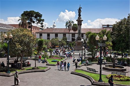 simsearch:862-03710858,k - Équateur, place de l'indépendance dans la vieille ville de Quito. Photographie de stock - Rights-Managed, Code: 862-03710859