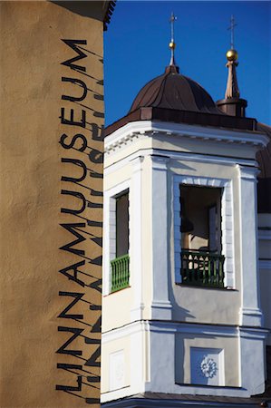 simsearch:862-03711096,k - Estonie, Tallinn, Musée de la ville (Linnamuuseum) avec Nicholas Church en arrière-plan Photographie de stock - Rights-Managed, Code: 862-03711042