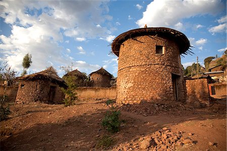 Ethiopie, Lalibela. Huttes traditionnelles à Lalibela au coucher du soleil. Photographie de stock - Rights-Managed, Code: 862-03711146