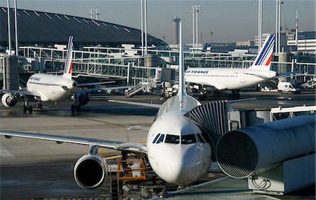 France,Paris. Air France Planes on Charles de Gaulle Airport. Foto de stock - Con derechos protegidos, Código: 862-03711242