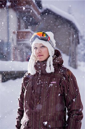 simsearch:862-03711275,k - Frankreich, Chamonix. Eine junge Frau im Snowboard-Ausrüstung Stockbilder - Lizenzpflichtiges, Bildnummer: 862-03711268