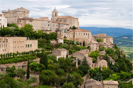 simsearch:862-03711388,k - Gordes, France. View of the French town of Gordes Foto de stock - Con derechos protegidos, Código: 862-03711346