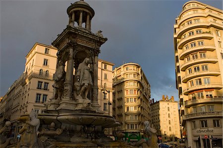 Lyon, France ; Fontaine des Jacobins, Jacobins carré Photographie de stock - Rights-Managed, Code: 862-03711356
