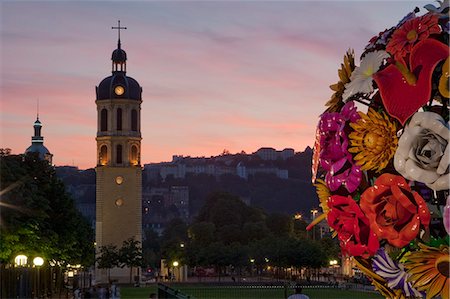 simsearch:862-03711407,k - Sunset in front of the lit fountains at the Place Anotonin Poncet in Lyon France Stock Photo - Rights-Managed, Code: 862-03711409