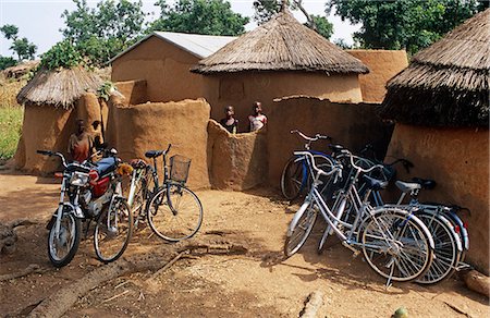 Ghana,Upper east region,Nakpanduri. A typical mud hut compound in Northern Ghana. Stock Photo - Rights-Managed, Code: 862-03711616