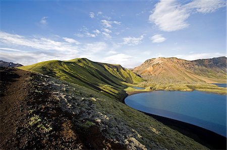 simsearch:614-02391976,k - Iceland. The interior of southern Iceland is characterised by low lying,heavily eroded mountains of volcanic origin. Foto de stock - Con derechos protegidos, Código: 862-03711802