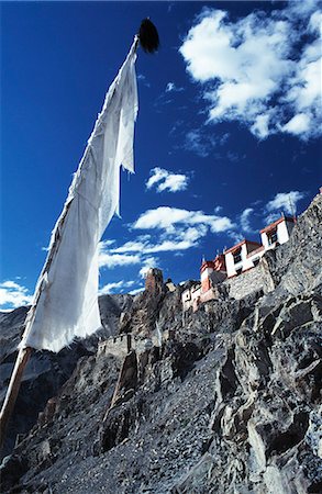 simsearch:862-08704907,k - Prayer flags & monastery Foto de stock - Direito Controlado, Número: 862-03711840