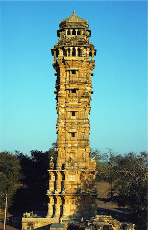 simsearch:862-08273282,k - The Jaya Stambha,or Tower of Victory. This immense fort was built in 1448 by Rana Kumbha to commemorate his victory over the Muslim ruler of Deli. Foto de stock - Con derechos protegidos, Código: 862-03711888