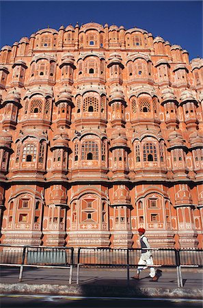 Built in the 1799 for the royal court's women,the Hawa Mahal,or Palace of Winds,is the most celebrated of the city's buildings. Stock Photo - Rights-Managed, Code: 862-03711891