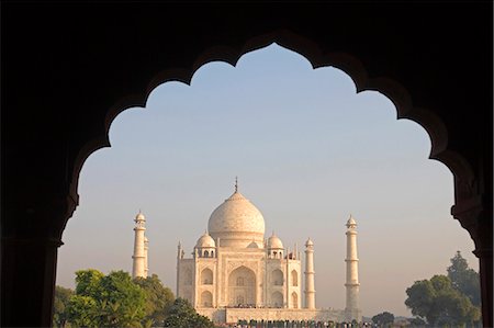 simsearch:862-06825803,k - Vue du Taj Mahal de passerelle en arc, Agra, Inde Photographie de stock - Rights-Managed, Code: 862-03711936