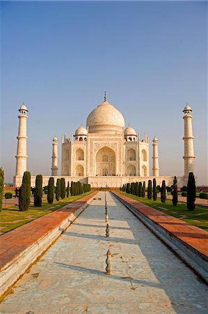 simsearch:862-03711940,k - Fermer la vue vers le mausolée du Taj Mahal, Agra. Inde Photographie de stock - Rights-Managed, Code: 862-03711940