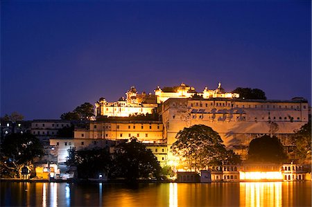 City Palace viewed from Lake Pichola Stock Photo - Rights-Managed, Code: 862-03711957