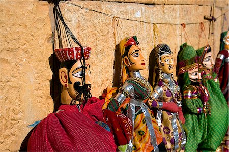 simsearch:862-03712030,k - Puppets for sale in the main courtyard of Jaiselmeer,Old Town,Rajasthan,India. Foto de stock - Con derechos protegidos, Código: 862-03712013