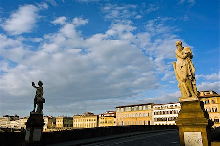 simsearch:862-07690192,k - Stone statues on River Arno Stock Photo - Rights-Managed, Code: 862-03712287