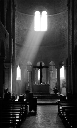 Prayer in Sant' Antimo Abbey near Montalcino, Valle de Orcia, Tuscany, Italy Stock Photo - Rights-Managed, Code: 862-03712430