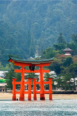 Red torii gate of Itsukushima jinja shrine Stock Photo - Rights-Managed, Code: 862-03712451