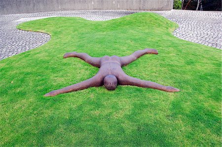 Japan,Honshu Island,Kanagawa Prefecture,Fuji Hakone National Park,Chokokunomori Sculpture Park. 'Close' by Antony Gormley. Foto de stock - Con derechos protegidos, Código: 862-03712535