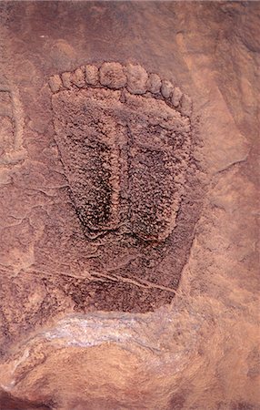 Petroglyphs dating from Nabatean period Foto de stock - Con derechos protegidos, Código: 862-03712594