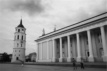 simsearch:862-03711067,k - Lithuania, Vilnius, Vilnius Cathedral And Bell Tower Foto de stock - Con derechos protegidos, Código: 862-03712854