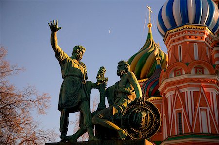 Russie, Moscou ; Le boucher Kuzma Minin & Prince Dmitry Podjarsky, qui a conduit à expulser les pôles du Kremlin en 1612 Photographie de stock - Rights-Managed, Code: 862-03713294