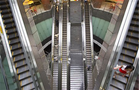 simsearch:625-01040670,k - Escalators in Noksapyeong Metro Station, Seoul, South Korea Stock Photo - Rights-Managed, Code: 862-03713414