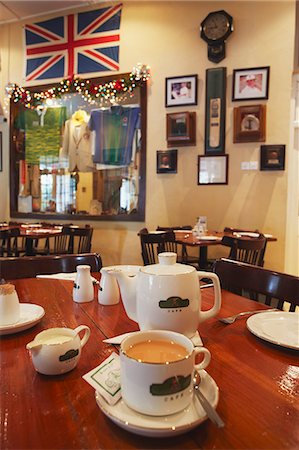 simsearch:862-03713554,k - Asia, South Asia, Sri Lanka, Colombo, Kollupitiya, Pot Of Tea In The Cricket Club Cafe Foto de stock - Direito Controlado, Número: 862-03713567