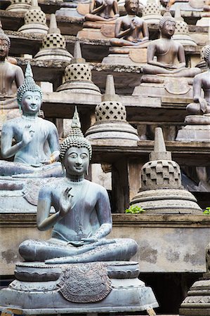 simsearch:862-03713554,k - Statues at Gangaramaya temple, Cinnamon Gardens, Colombo, Sri Lanka Foto de stock - Direito Controlado, Número: 862-03713581