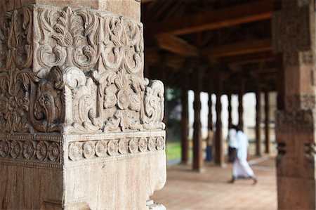 Detail of decorative pillar in Temple of the Tooth (Sri Dalada Maligawa), Kandy, Sri Lanka Stock Photo - Rights-Managed, Code: 862-03713602