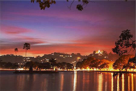 Sunset over Kandy Lake, Kandy, Sri Lanka Stock Photo - Rights-Managed, Code: 862-03713627