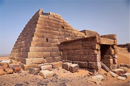 simsearch:862-03713648,k - Sudan, Begrawiya. The ancient Nubian Pyramids. Stock Photo - Rights-Managed, Code: 862-03713642