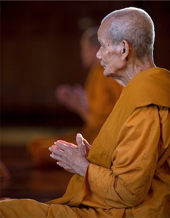 simsearch:862-03711143,k - Moines bouddhistes en Bangkok, Thaïlande Photographie de stock - Rights-Managed, Code: 862-03713809