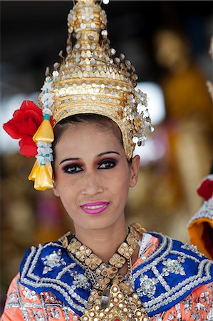 Bangkok, Thailand. A Thai dancer in traditional thai dress Stock Photo - Rights-Managed, Code: 862-03713803