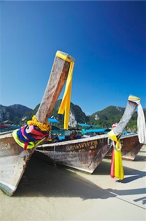 Bateaux de longue queue sur Ao Ton Sai beach, Ko Phi Phi Don, Thaïlande Photographie de stock - Rights-Managed, Code: 862-03713886