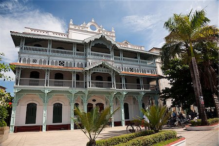 simsearch:862-03737264,k - Tanzanie, Zanzibar. Le vieux dispensaire, commencé par Sir Tharia Topan en 1885, est aujourd'hui ouvert aux touristes. Photographie de stock - Rights-Managed, Code: 862-03713948