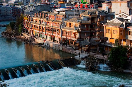 simsearch:862-07909492,k - China, Hunan Province, Fenghuang, riverside houses Foto de stock - Con derechos protegidos, Código: 862-03736449