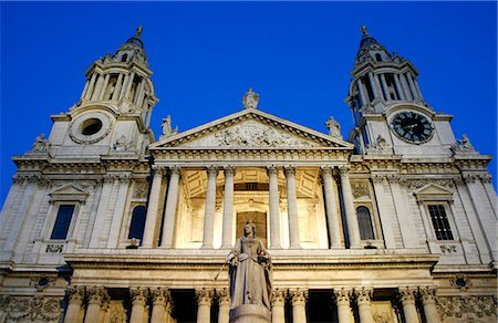 simsearch:841-02944711,k - Angleterre, Londres. Londres cathédrale Saint-Paul au crépuscule. Photographie de stock - Rights-Managed, Code: 862-03736667