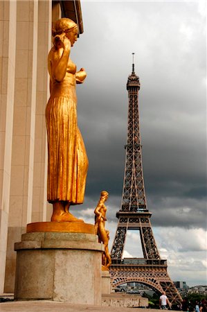 freedom tower - France, Paris. The Eiffel Tower in Paris seen from Trocadero Square. Foto de stock - Con derechos protegidos, Código: 862-03736718