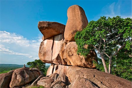 simsearch:862-03366657,k - Kenya, Nyanza District. Kit Mikayi, a rock cluster standing some 80 metres high, important site for the  Luo community. Fotografie stock - Rights-Managed, Codice: 862-03736817