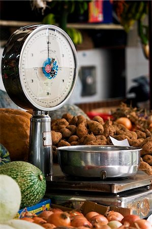 sale vegetables - Portugal, Ilha de Madeira, Funchal, Santa Luzia. Weighing scales and vegetable display in the vegetable market in Santa Luzia. Stock Photo - Rights-Managed, Code: 862-03737070