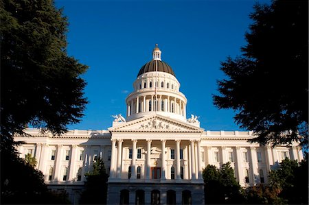 United States, California; Sacramento. Wide-angle view of the west facade of the State Capitol building. Stock Photo - Rights-Managed, Code: 862-03737415