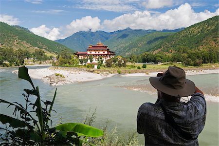 simsearch:862-03730965,k - Asien, Bhutan, Punakha, Touristen fotografieren Punakha Dzong (1637) Stockbilder - Lizenzpflichtiges, Bildnummer: 862-03731004