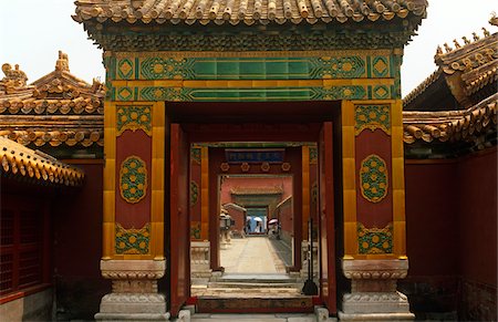 China, Beijing. Hundreds of small part-tiled gateways, passageways and courtyards comprise part of the vast Forbidden City. Stock Photo - Rights-Managed, Code: 862-03731107