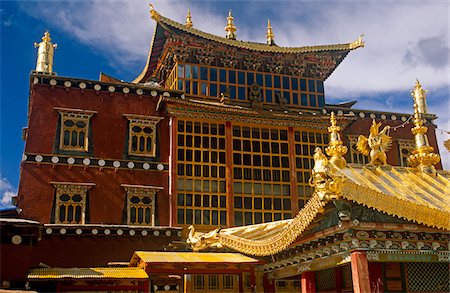 China, Yunnan Province, Zhongdian. The Dukhang, is one of Songzhanling Monasteries most prominent buildings. Stock Photo - Rights-Managed, Code: 862-03731136