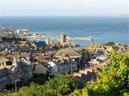 simsearch:862-03353344,k - England, Cornwall, St Ives. View across the town and harbour of St Ives and twards Godrevy Point across St Ives Bay. Foto de stock - Con derechos protegidos, Código: 862-03731258