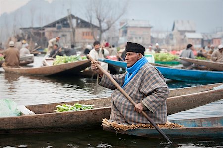 The floating vegetable market at Dal Lake in Srinagar, Kashmir, India Stock Photo - Rights-Managed, Code: 862-03731305